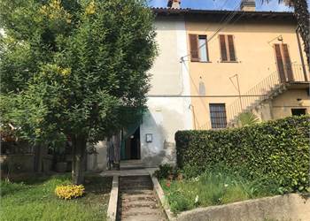 Casa di corte da ristrutturare 91 mq – Casatenovo