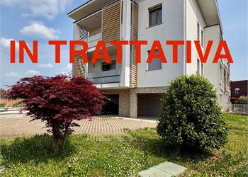 Biassono – Bilocale recente con giardinetti privati e box